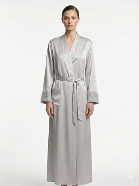 Vintage 90’s Donna Karan Intimates silver 100% silk robe with lace trim Medium
